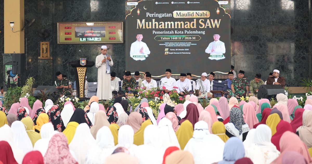 Kabut Asap Tebal Kepung Palembang, Ribuan Warga Bersholawat dan Berdoa Minta Hujan