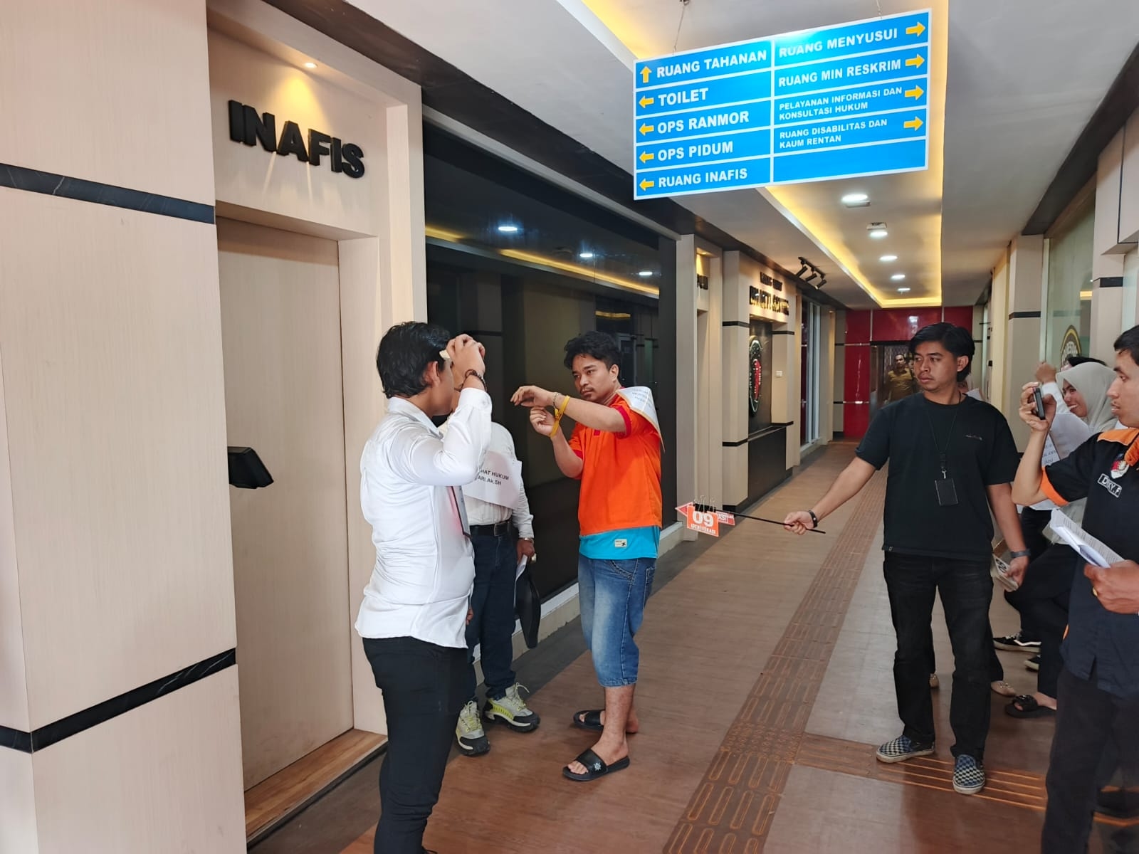 Rekonstruksi Kasus Pengeroyokan di Rusun Radial Palembang, Terungkap Berawal dari Pesanan Wanita di Aplikasi MiChat