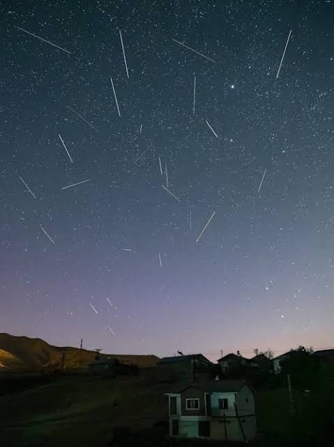 Tips Melihat Puncak Hujan Meteor Lyrid yang Akan Terjadi Malam Ini