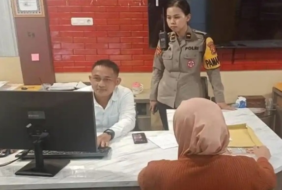 Dituduh Pelakor, IRT di Palembang Dianiaya Saat Tarik Uang di ATM