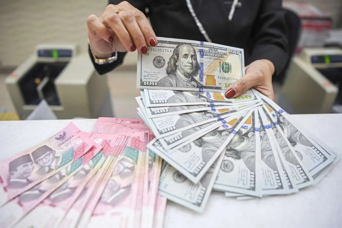 Rupiah Melemah ke Rp17.694 per Dolar AS pada Perdagangan Kamis