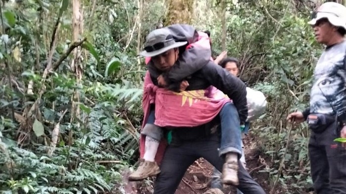 Dua Pendaki Perempuan Asal Palembang Dievakuasi dari Gunung Dempo, Alami Hipotermia