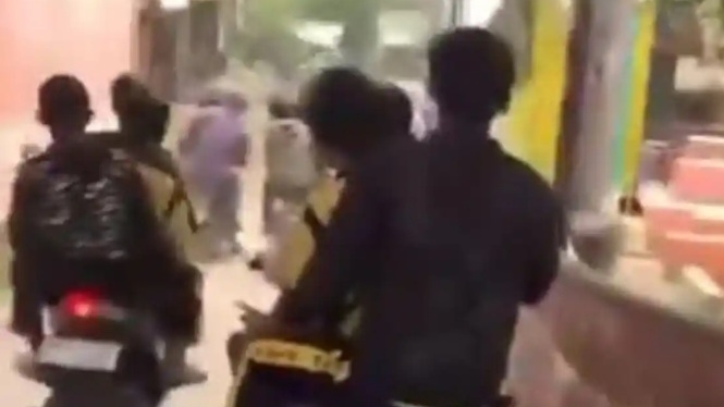 Video Pengeroyokan Pelajar Beredar, Polisi Cek TKP di Demang Lebar Daun Palembang