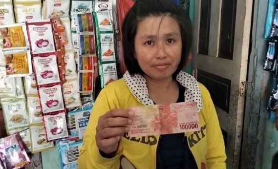 Lima Warung di Palembang Didatangi Dua Pria, Bayar Rokok Pakai Uang Rp100 Ribu Diduga Palsu