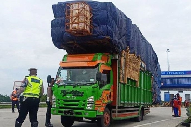 Polda Sumsel Tindak 772 Truk Sumbu Tiga Saat Lebaran 2026, Fokus Lanjut Pengamanan Pasca Mudik