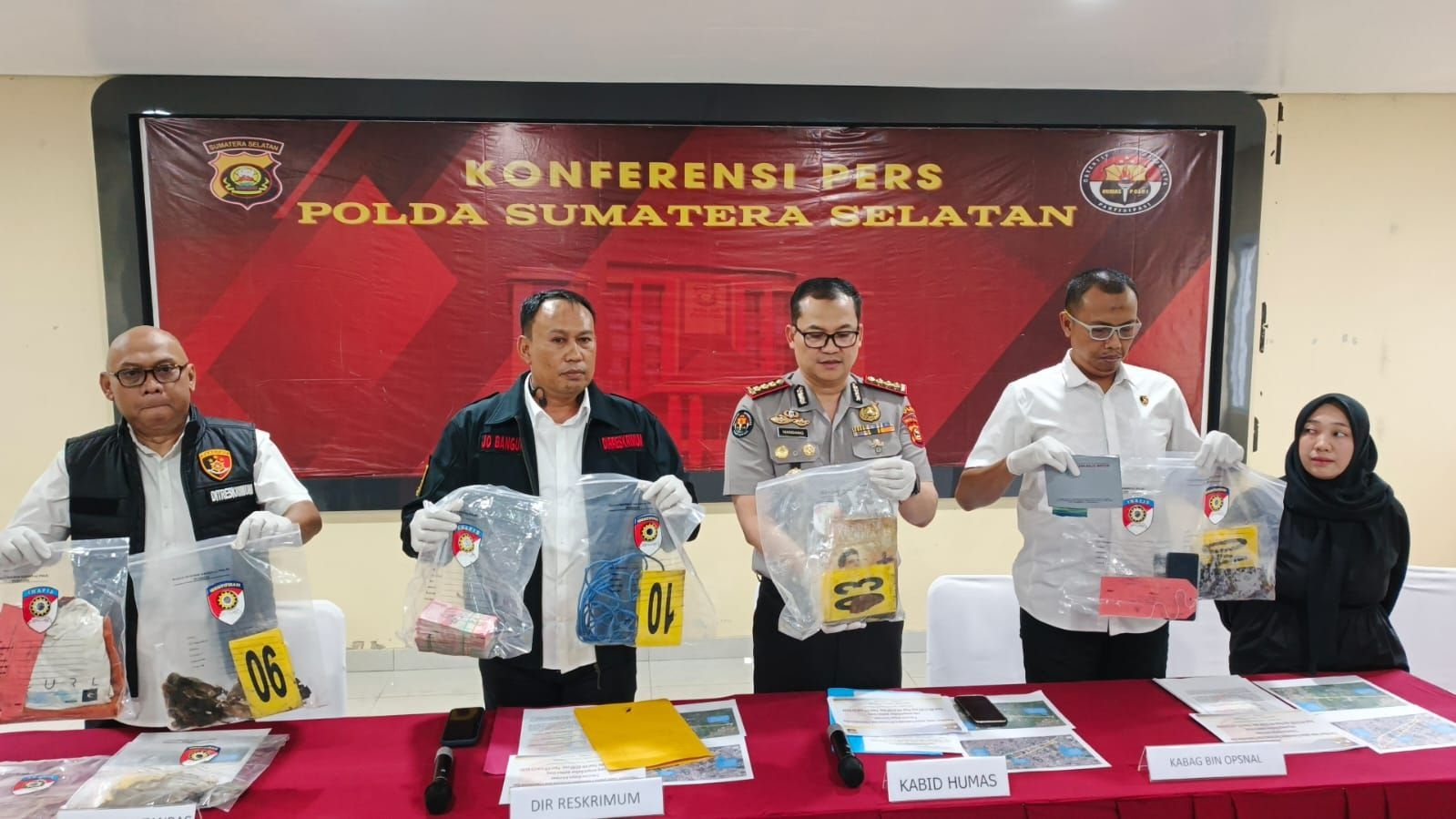 Polisi Ungkap Perampokan Disertai Pembunuhan Lansia, Jasad Korban Dibakar di Kebun Sawit