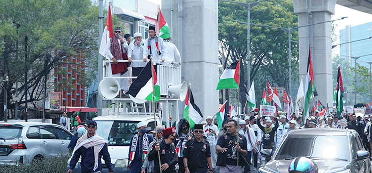 Ribuan Masyarakat Palembang Lakukan Aksi Massa Bela Palestina, Bendera Palestina Berterbangan