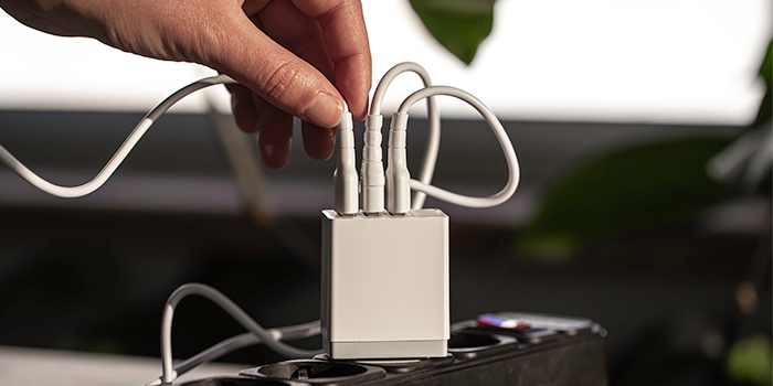 Berikut Cara Memilih dan Merawat Charger Smartphone Kalian Agar Baterai Tetap Sehat