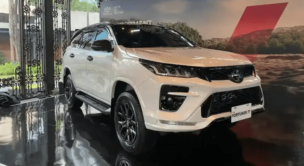 Toyota Fortuner Facelift 2024 Hadir dengan Desain Baru danLebih Canggih!
