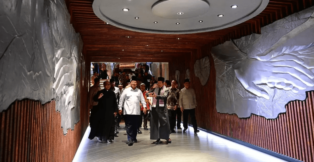 Terowongan Silaturahim: Simbol Harmoni Antarumat Beragama di Perayaan Natal 2024