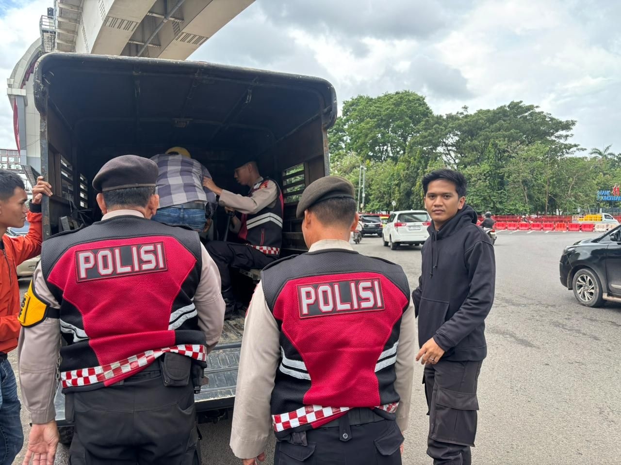 Sikat Premanisme di Pasar 16 Ilir, Polda Sumsel Amankan Tiga Pria Terduga Pungli