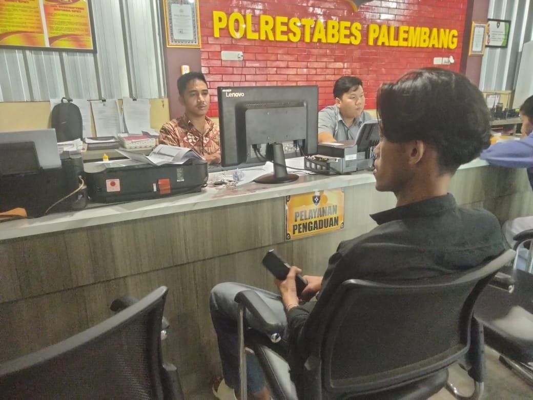 Modus Minta Berhenti di ATM, Driver Ojol di Palembang Dipukul Penumpang lalu Motor Dibawa Kabur