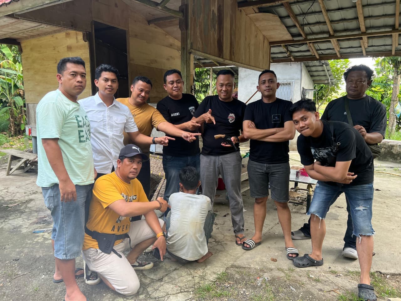 Sembunyikan Revolver Rakitan di Gubuk Kebun, Buruh Harian di OKU Timur Diciduk Polisi