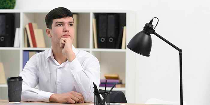 Kenapa Kita Sering Malas Bekerja? Ini 5 Alasan dan Cara Mengatasinya