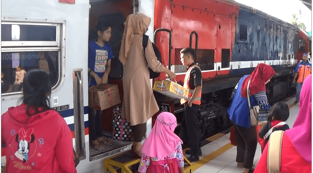 Kereta Api Palembang Alami Lonjakan Penumpang 11,2% di Semester Pertama Tahun 2024