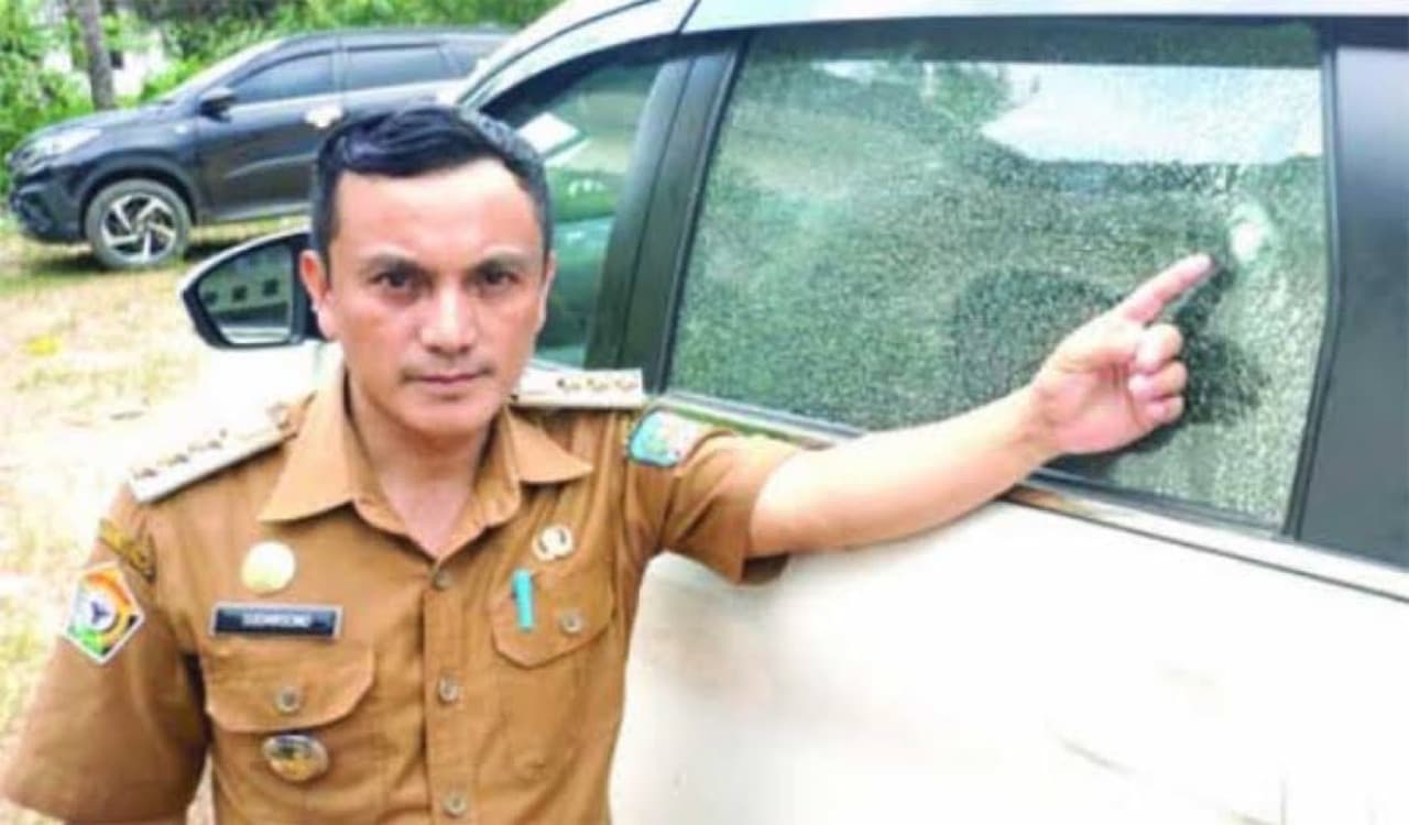 Viral!  Bupati Konawe Selatan Copot Camat Baito yang Selalu Dampingi Guru Honorer Supriyani 