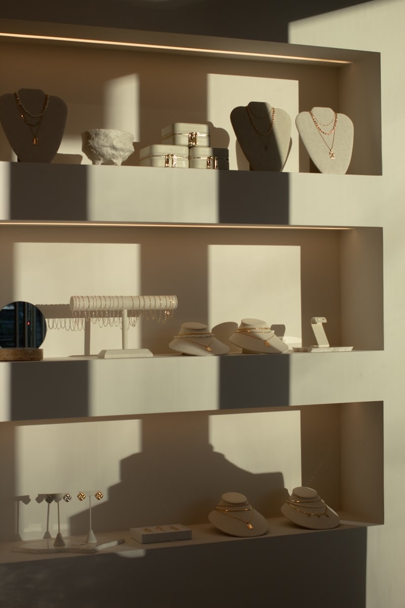 Harga Emas Perhiasan Palembang Anjlok Rp100 Ribu Hari Ini