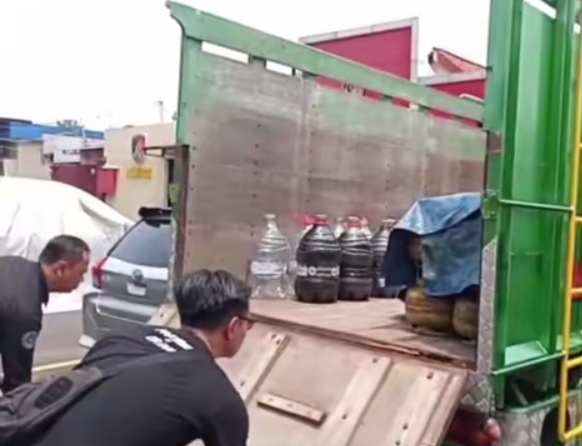 Pria Asal Sidoarjo Jadi Tersangka Penimbunan BBM Bersubsidi Usai Ditemukan Pingsan di dalam Mobil