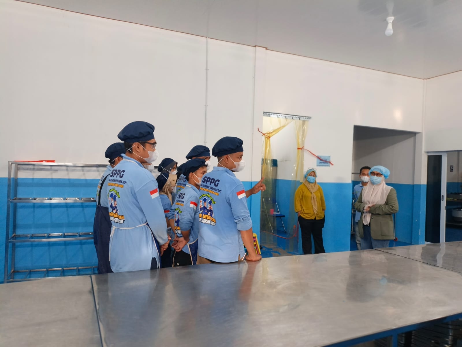 Cerita Lika-Liku Tri Yulia Awal Mula Pelopor Dapur MBG di Sumsel