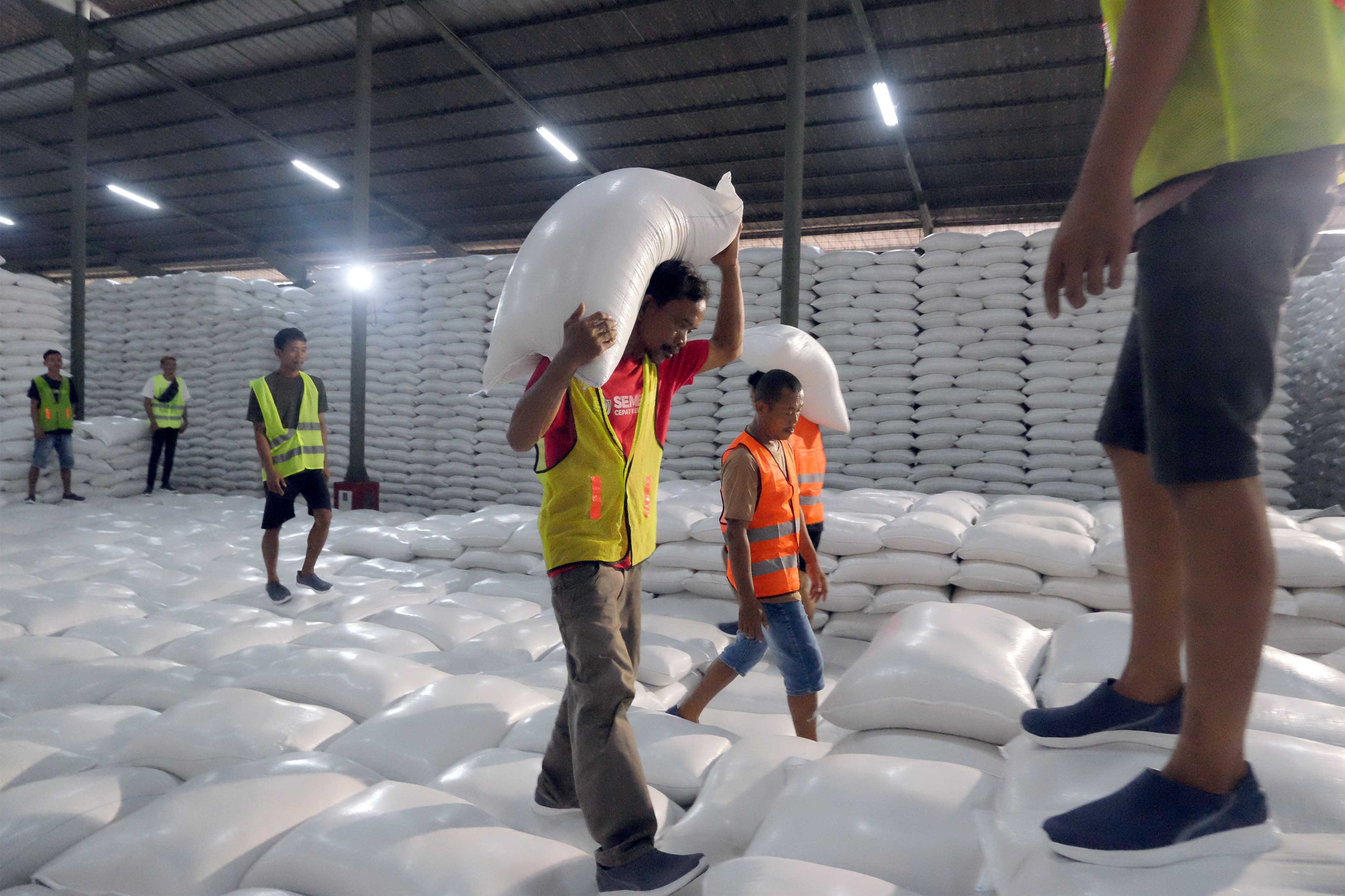 Bulog Pastikan Stok Beras Sumsel Aman, Banyuasin hingga OKI Jadi Penopang Utama