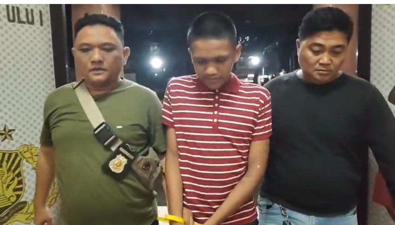 CCTV Bongkar Aksi Berulang, Pencuri 7 Karung Plastik di Palembang Akhirnya Dibekuk