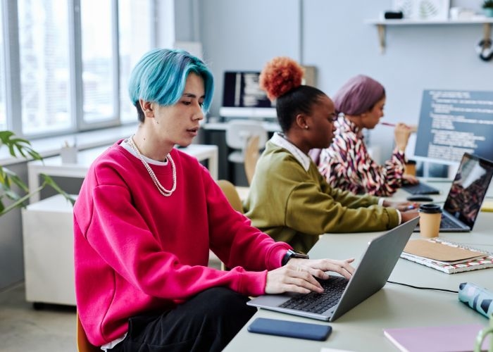Tips Gen Z Lebih Siap Hadapi Dunia Kerja, dari Skill hingga Mentalitas Profesional