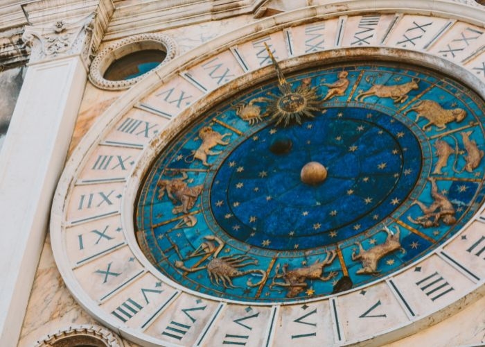 5 Ramalan Zodiak Hari Ini: Gemini Dapat Kejutan Rezeki, Scorpio Diminta Jangan Emosi