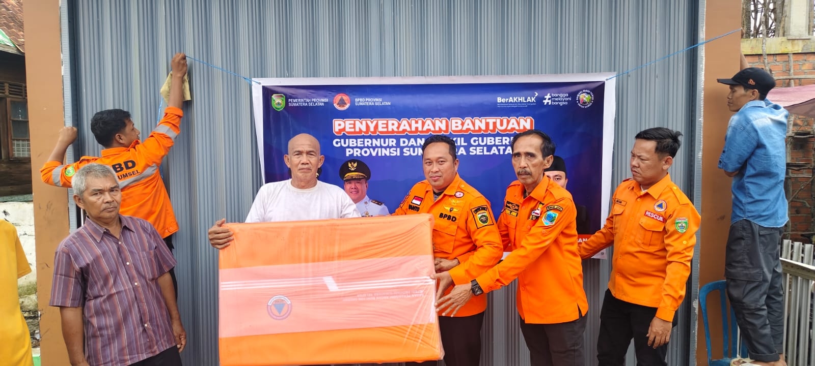 Gubernur Sumsel Berikan Bantuan untuk Korban Kebakaran Rumah di Lahat, Tiga KK Terdampak
