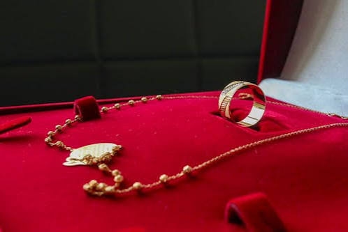 Emas Perhiasan Palembang Stabil Jelamg Akhir Pekan, Cek Harga per Sukunya di Sini