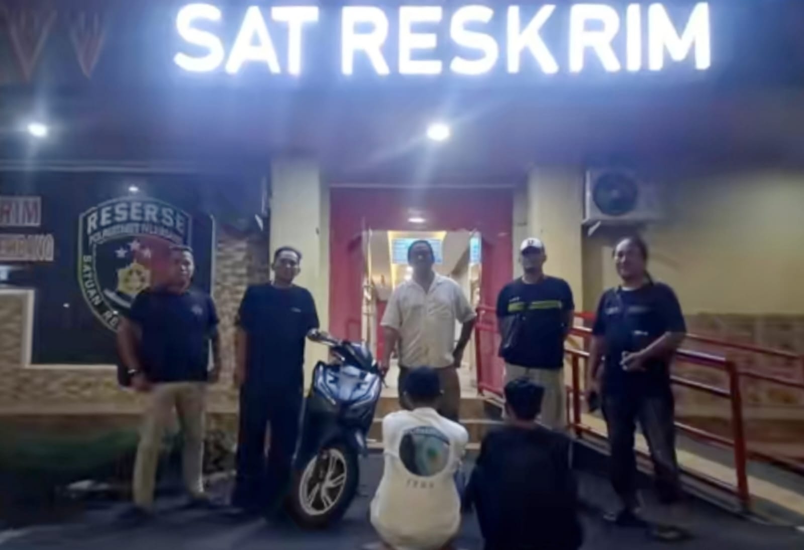 Dua Sahabat di Palembang Ditangkap usai Begal dan Tusuk Korban, Motor hingga HP Dibawa Kabur