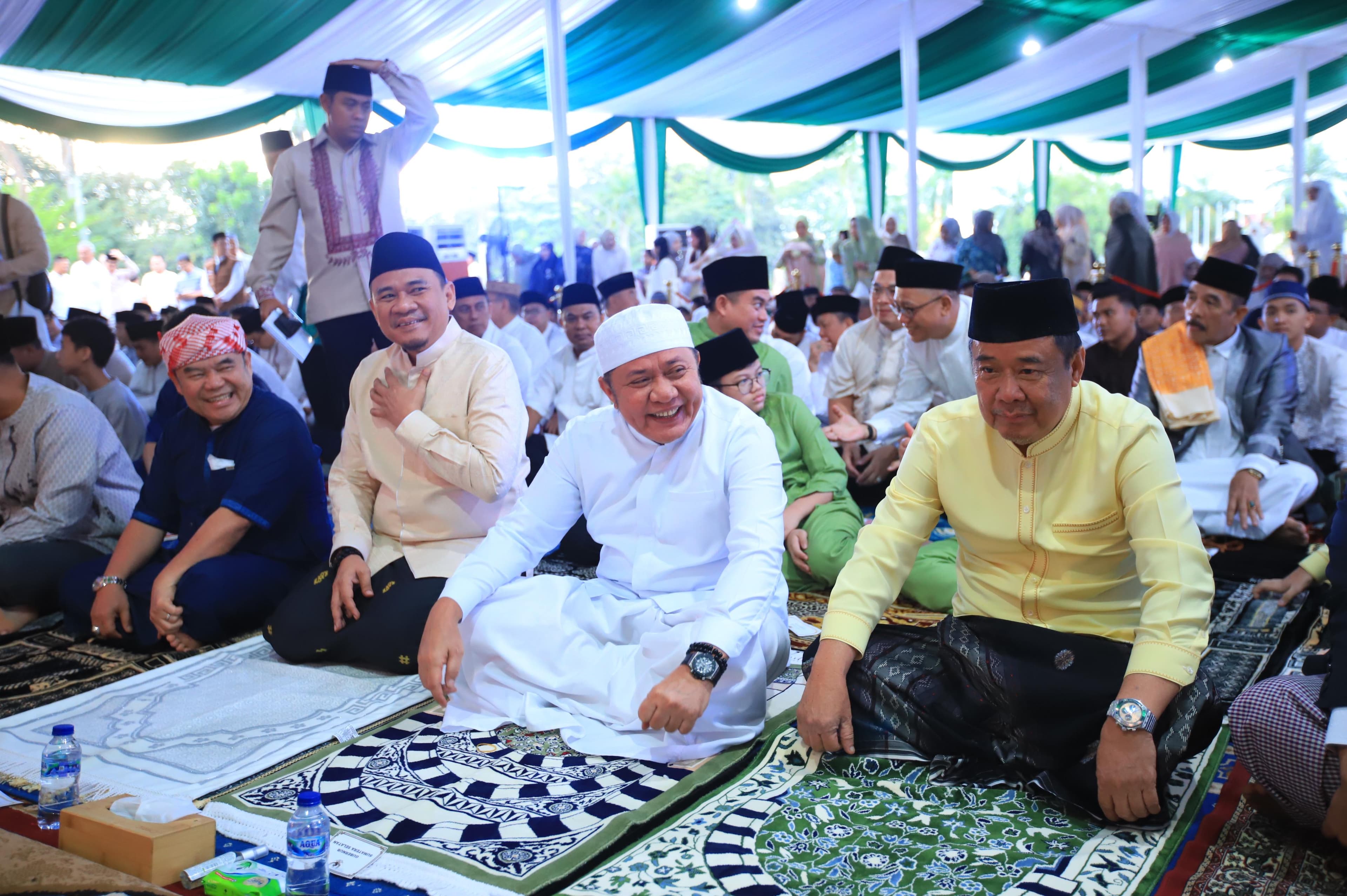 Gubernur Herman Deru Ajak Perkuat Keikhlasan dan Solidaritas saat Salat Idul Adha di Griya Agung