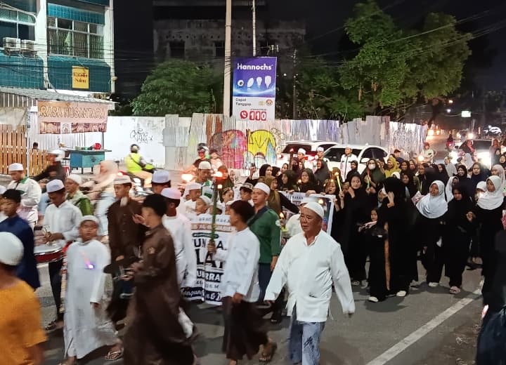 Semarak Malam 1 Muharram, Puluhan Warga Kuto Palembang Gelar Pawai Obor