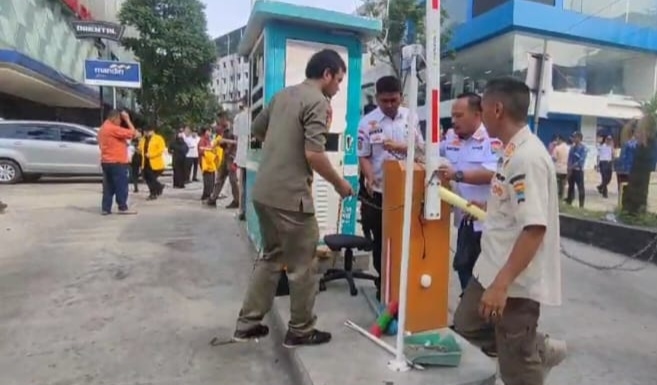 Parkir Rajawali Village Disegel Pemkot, Sengketa Pengelolaan Berpotensi Berlanjut ke Pengadilan