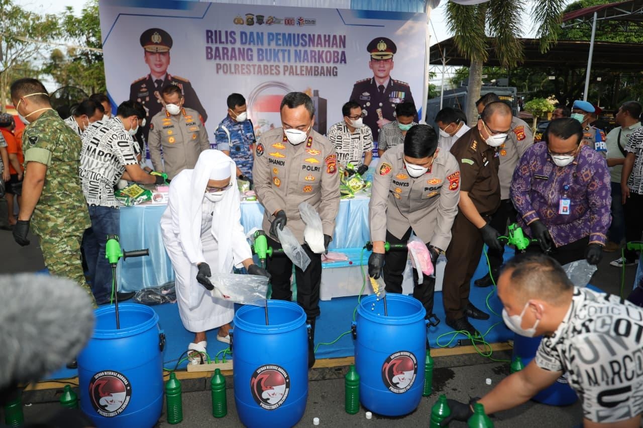 Polda Sumsel Musnahkan 19,4 Kilogram Sabu dan 352 Butir Ekstasi, Selamatkan Sekitar 38 Ribu Jiwa