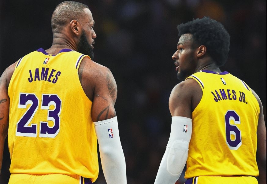 Trump Sebut LeBron James "Rasis", Pilih Michael Jordan sebagai Pebasket Terbaik NBA