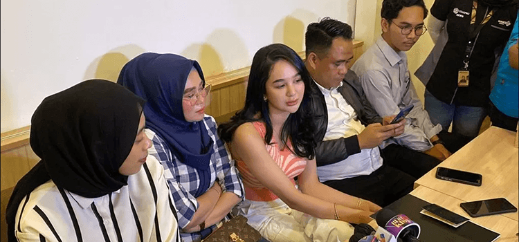 Hana Hanifah Bongkar Kronologis Perselingkuhan Suaminya, Fix Cerai