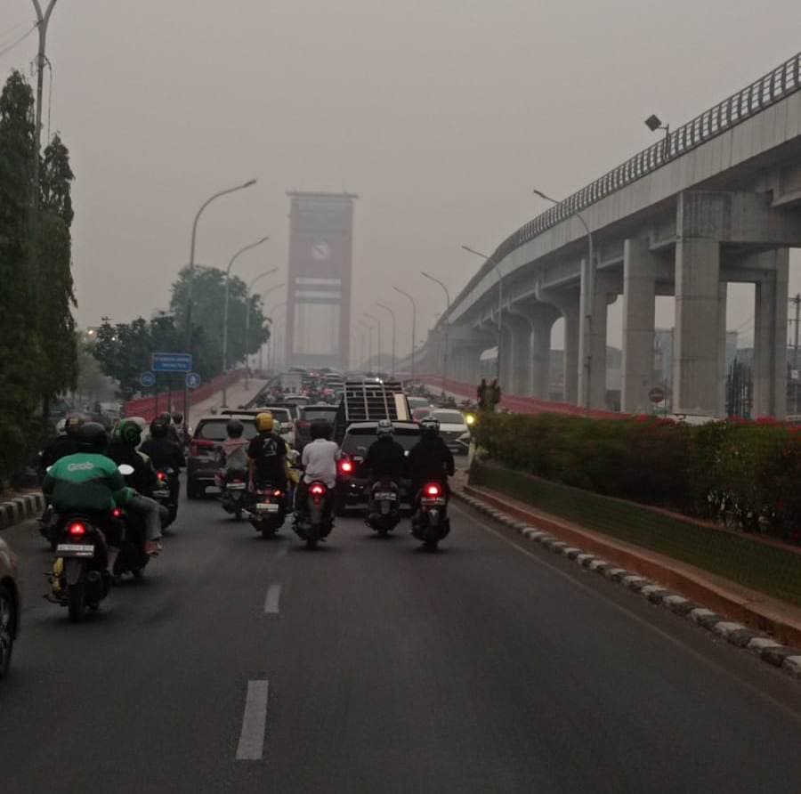 Kabut Asap Pekat, Kualitas Udara di Palembang Berada di Level Berbahaya!