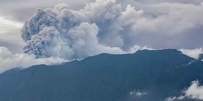Kembali Meletus, Ini Catatan Riwayat Erupsi Gunung Marapi di Sumbar