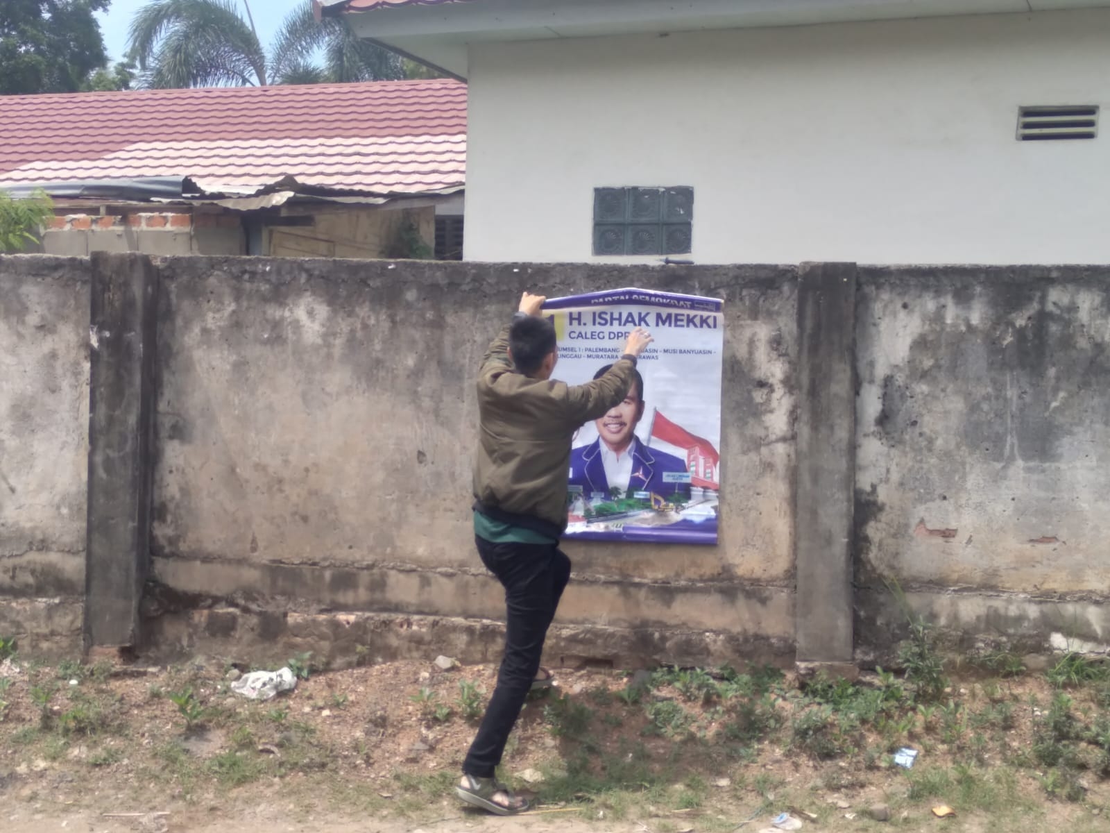 Lagi, Poster-Poster Caleg di SLB Kota Palembang Dibongkar Paksa