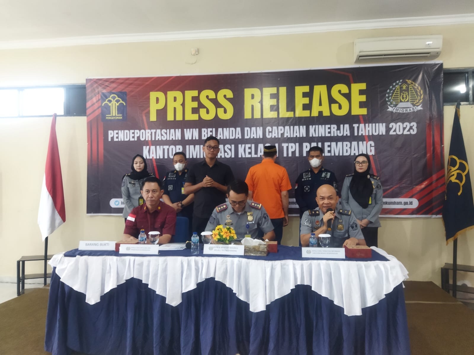 Kantor Imigrasi Palembang Deportasi Warga Belanda