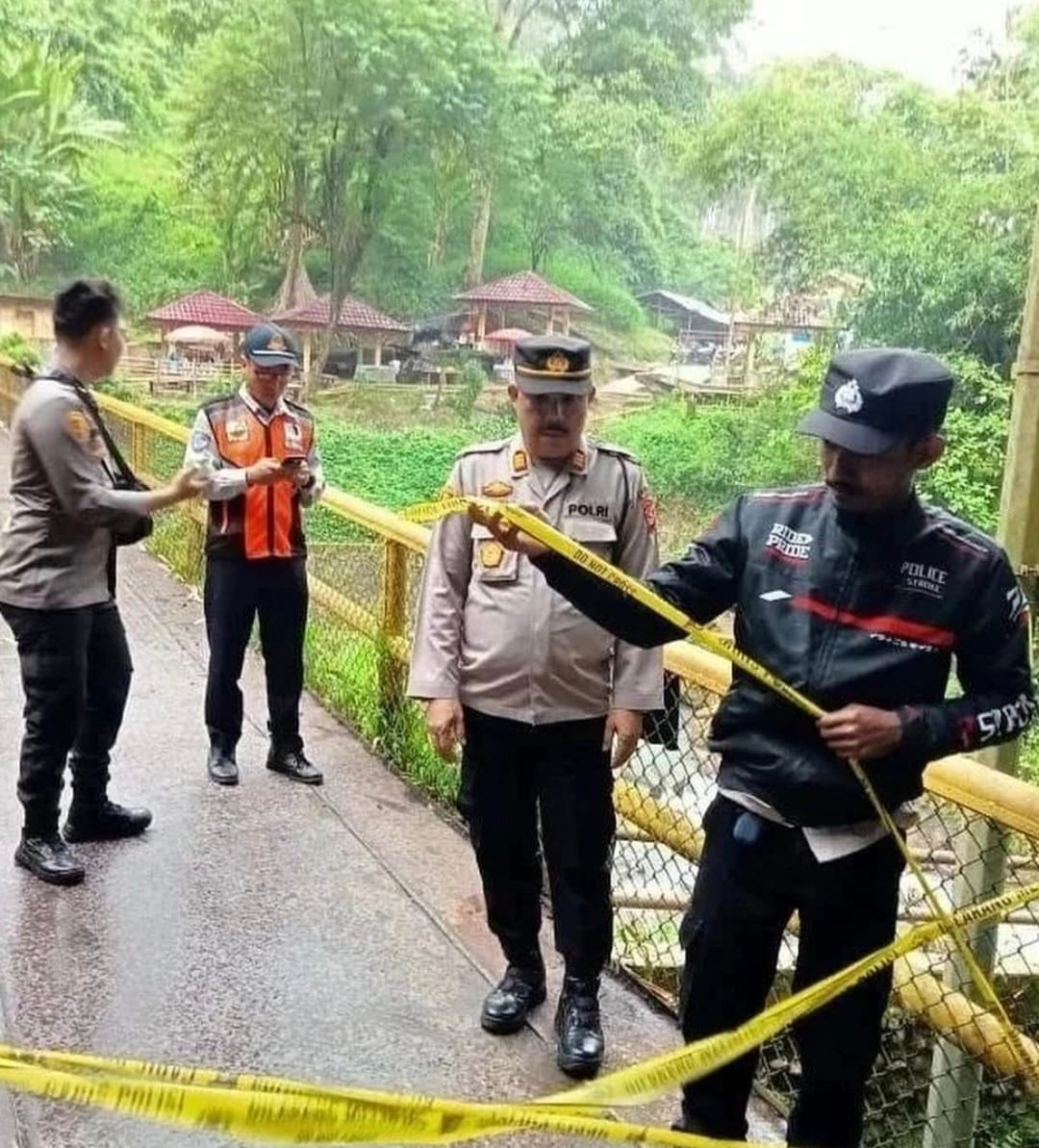 Ini Penyebab Jembatan Air Terjun Curup Tenang Bedegung Dipasang Police Line!