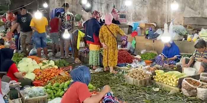 Awal Tahun 2024, Harga Bawang Putih dan Tomat di Pasar Palembang Meroket