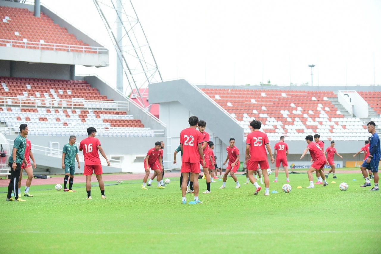 Legenda Sriwijaya FC Wijay Dukung Ferry Rotinsulu Jadi Pelatih Kepala