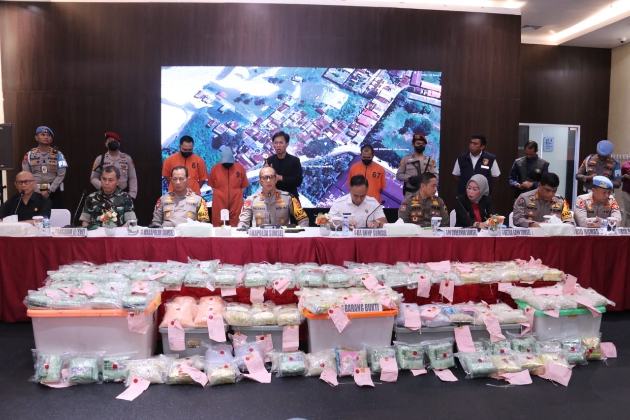 Polda Sumsel Gagalkan Peredaran 111,6 Kg Sabu dan Ratusan Ribu Ekstasi, Dua dari Tiga Tersangka Merupakan Pasturi
