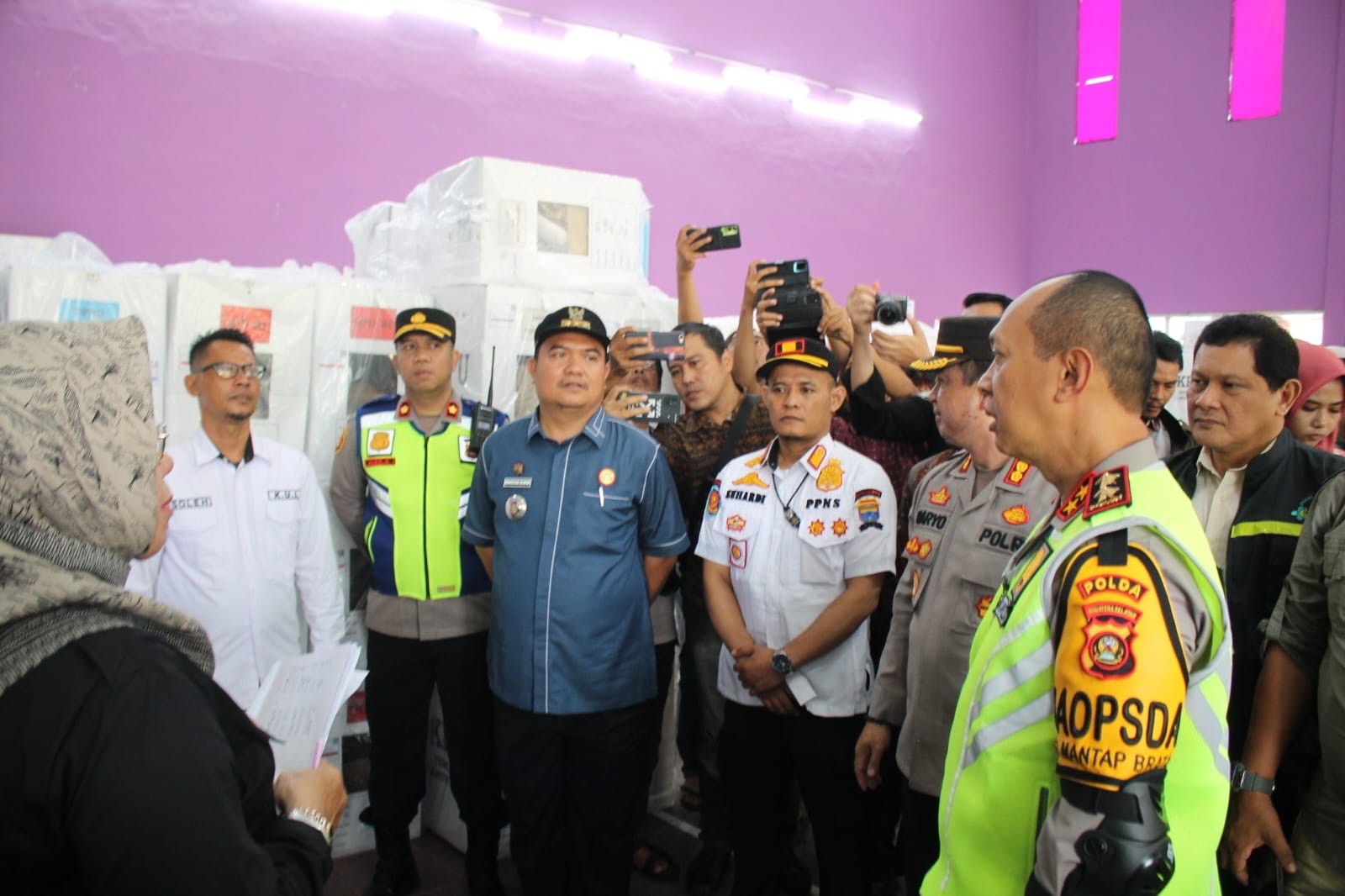 Kapolda Sumsel Cek Pokso Kesehatan dan Penyimpanan Kotak Suara