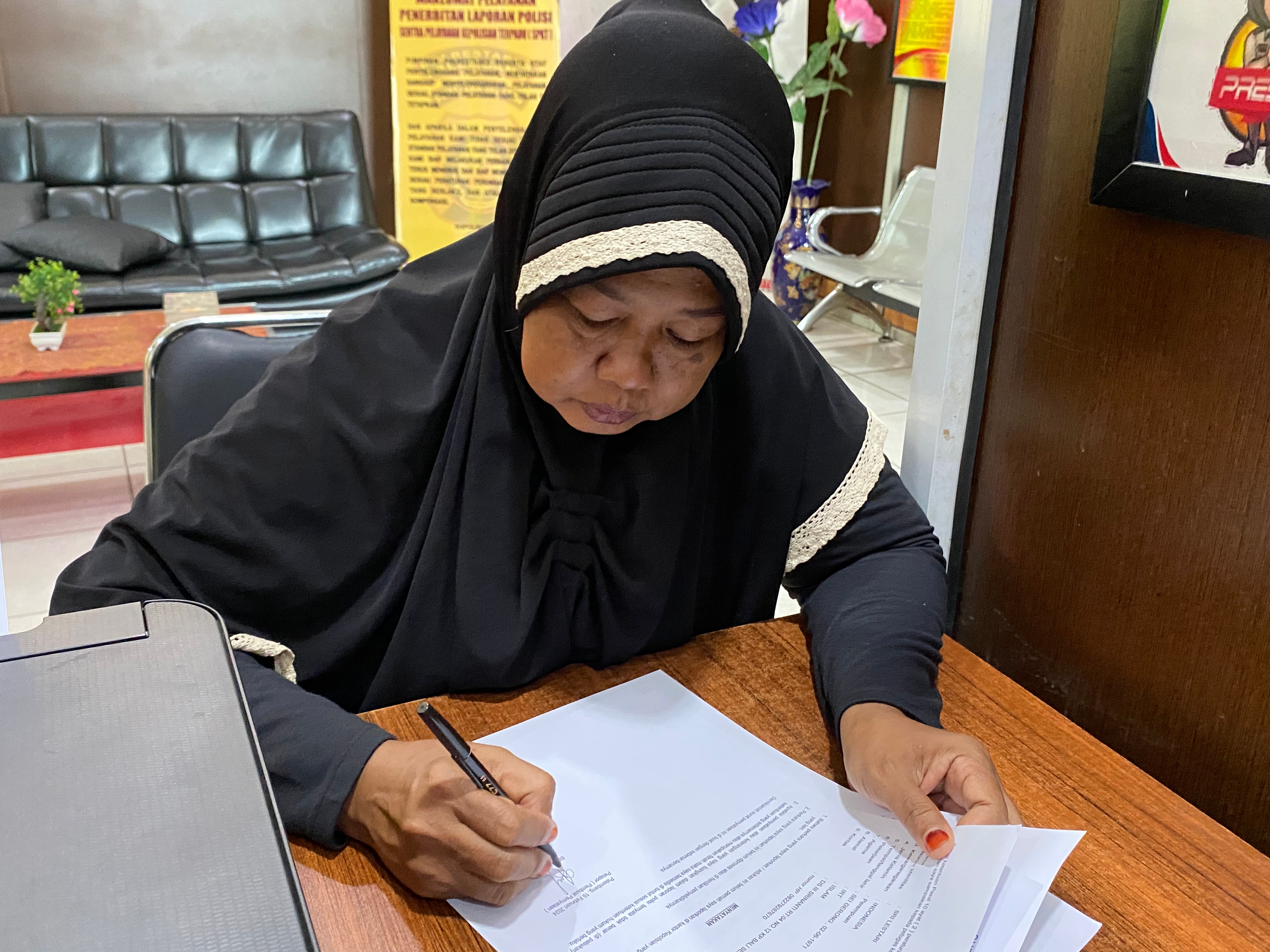 Wanita Paruh Baya di Palembang Jadi Korban Penipuan Lewat Facebook, Modus Pelaku Bisa Bantu Urus Surat Cerai