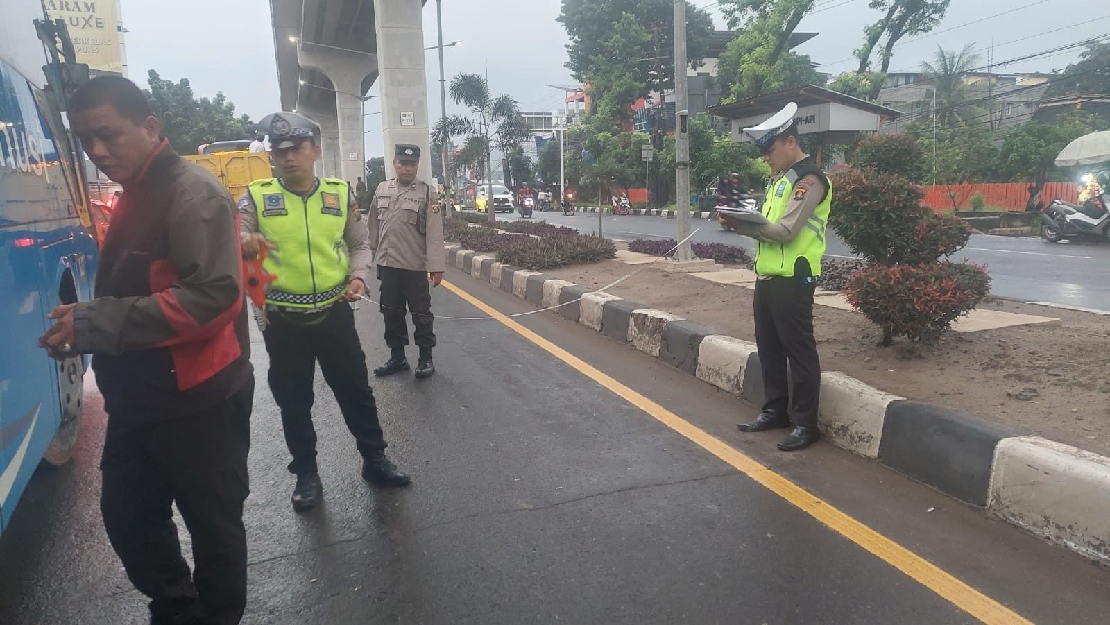 Terlacak dari Kamera ETLE, Sopir Mobil yang Tabrak Ojol Hingga Tewas Kini Diamankan Polisi