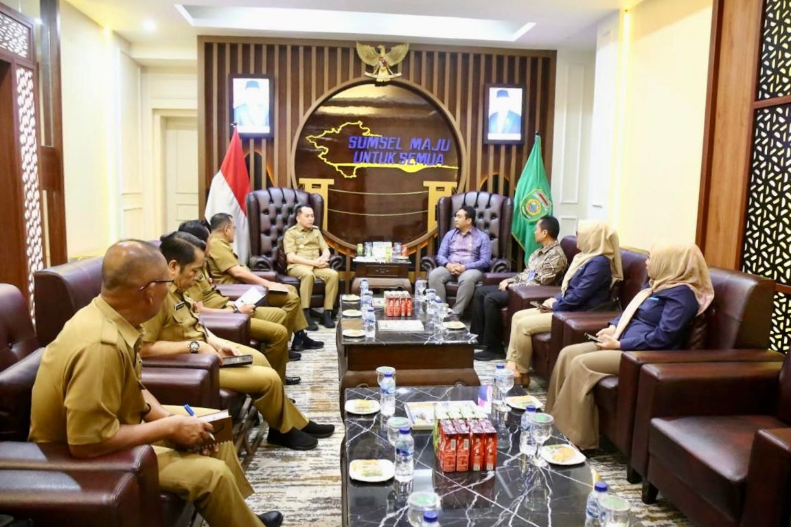 Targetkan 24 Desa di Kawasan Hutan Lindung Teraliri Listrik, Pj Gubernur Agus Fatoni Upayakan Langkah ini