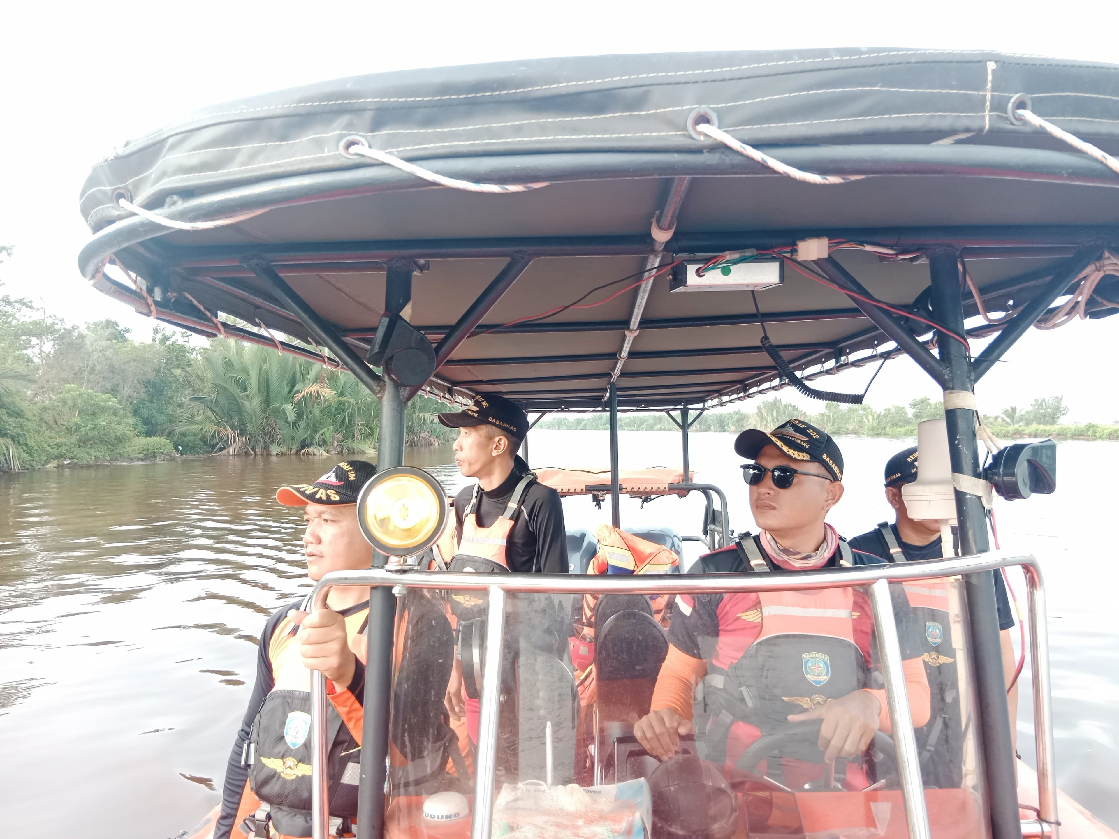 Perahu Getek Bawa 1 Keluarga Terbalik di Perairan Banyuasin, 1 Meninggal dan 1 Hilang