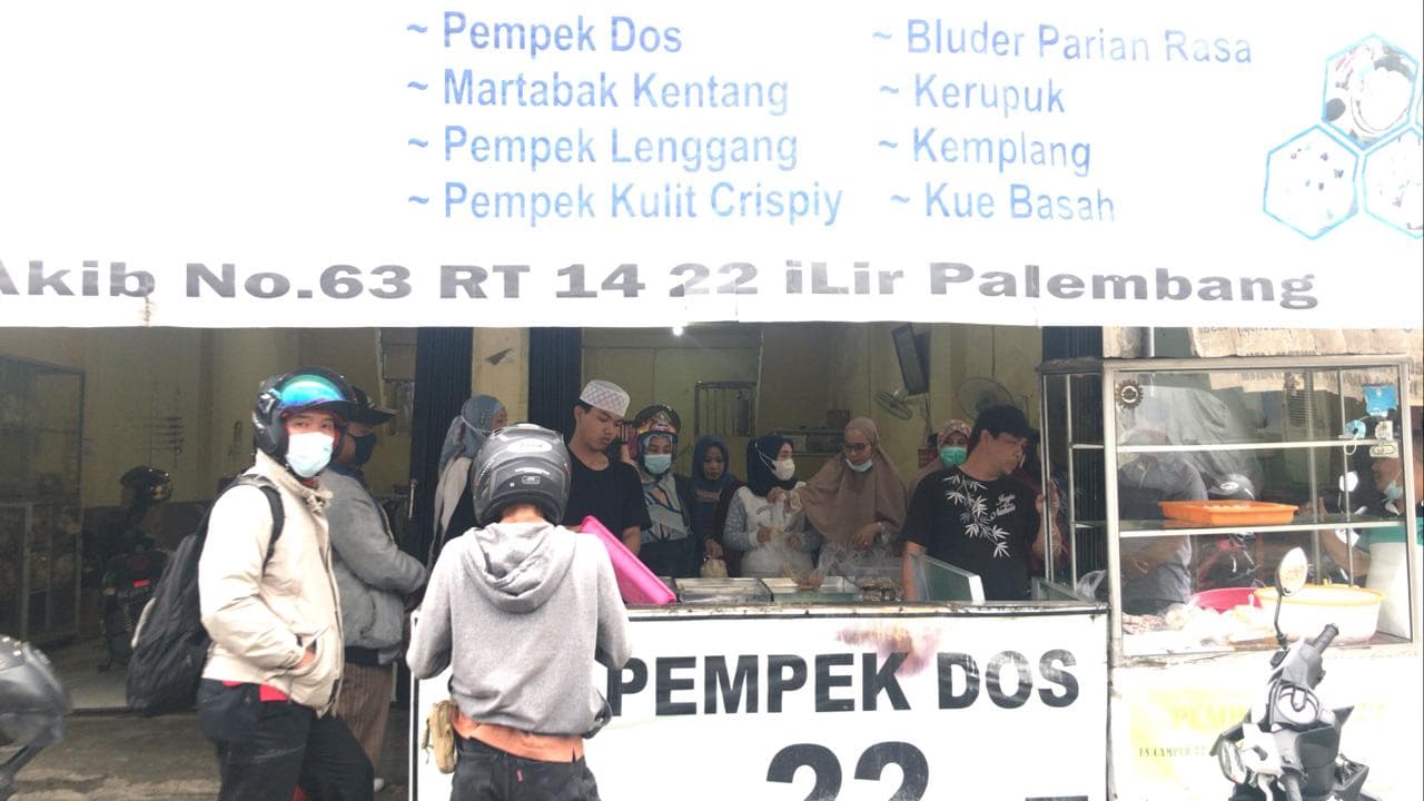Laris Manis! Pedagang Pempek Dos di Palembang Raub Cuan Selama Puasa